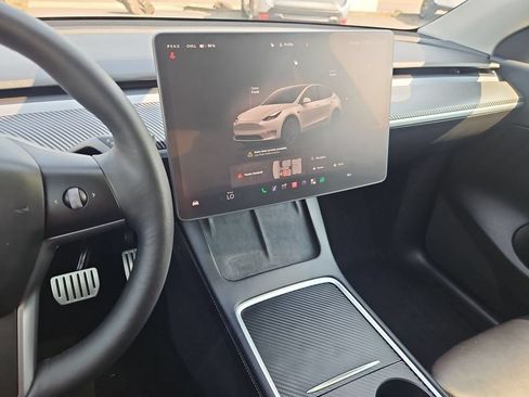 Used 2022 Tesla Model Y Performance AWD/4WD image 17