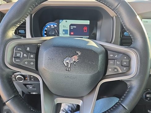 Used 2024 Ford Bronco Wildtrak image 6