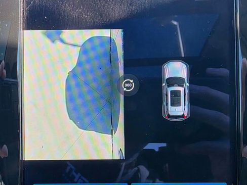 Used 2023 Volvo XC60 T8 Ultimate w/ Climate Package image 38