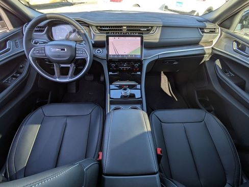 New 2025 Jeep Grand Cherokee L Limited RWD image 27