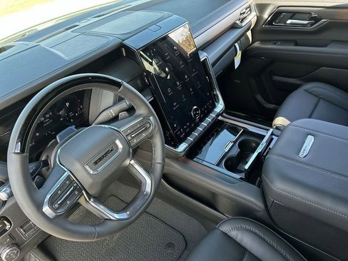 New 2026 GMC Yukon XL Denali w/ Denali Reserve Package image 10