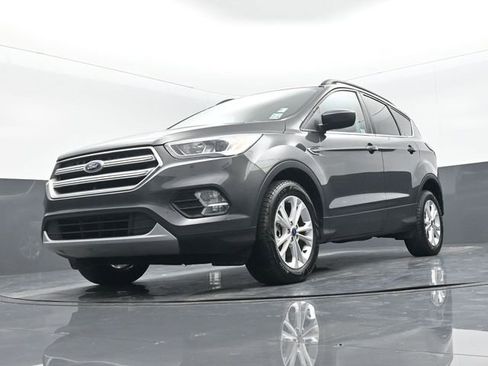 Used 2018 Ford Escape SEL image 19
