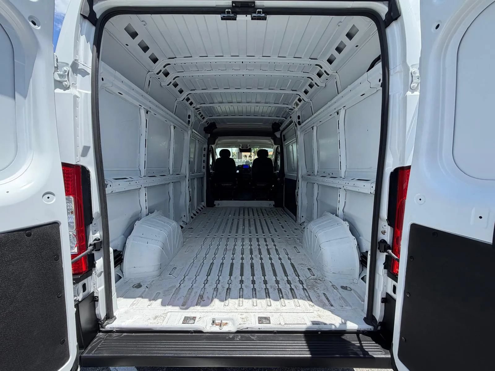 Used 2023 RAM ProMaster 2500 FWD image 27