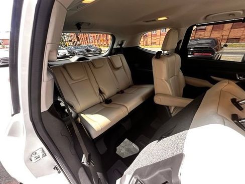 Used 2024 Subaru Ascent Limited AWD/4WD image 31
