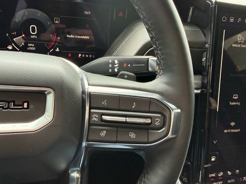 Used 2025 GMC Yukon Denali image 30