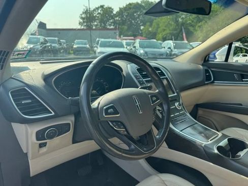 Used 2017 Lincoln MKX Reserve w/ Lincoln MKX Climate Package AWD/4WD image 19