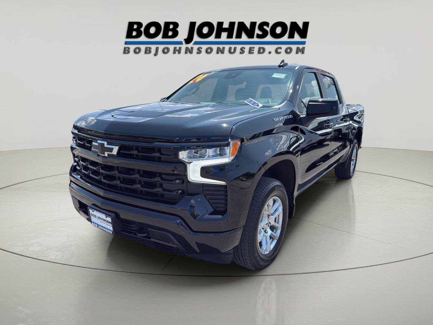 Used 2024 Chevrolet Silverado 1500 RST AWD/4WD image 3