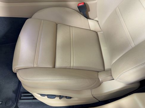 Certified 2023 Porsche Cayenne AWD/4WD image 16