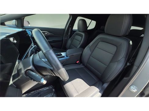 Used 2025 Chevrolet Equinox EV LT w/ Convenience Package AWD/4WD image 24