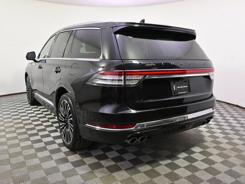Used 2022 Lincoln Aviator Black Label w/ Class IV Trailer Tow Package image 4