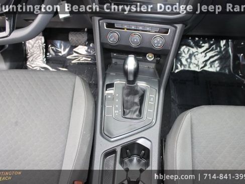 Used 2021 Volkswagen Tiguan S image 13