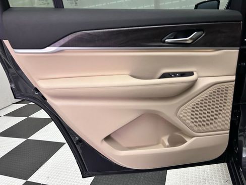 New 2025 Jeep Grand Cherokee L Limited w/ Black Appearance Package image 20