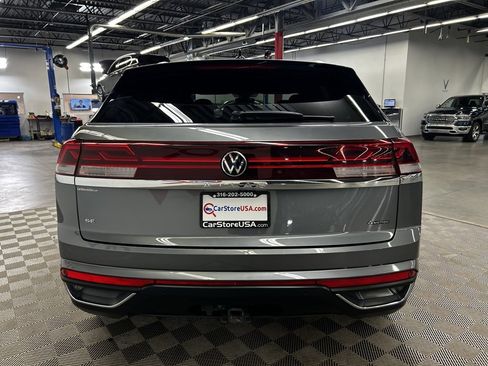 Used 2024 Volkswagen Atlas Cross Sport SE image 31