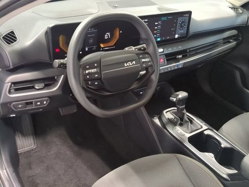 Used 2026 Kia K4 FWD image 12