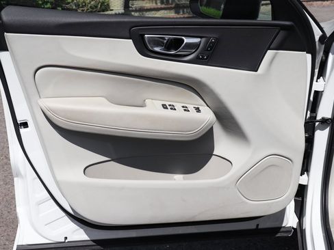 Used 2024 Volvo XC60 B5 Core image 15