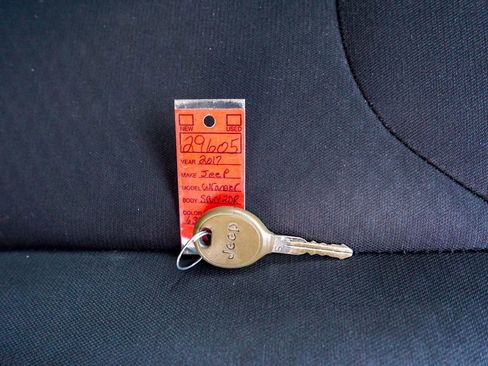 Used 2017 Jeep Wrangler Sport w/ Connectivity Group image 23