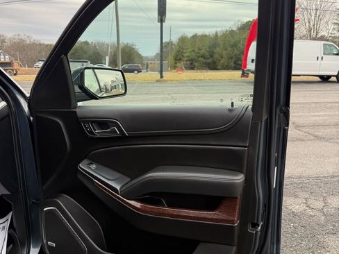 Used 2020 GMC Yukon SLT image 28