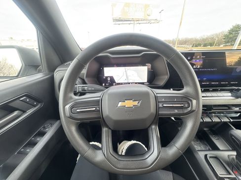 Used 2024 Chevrolet Colorado W/T image 14