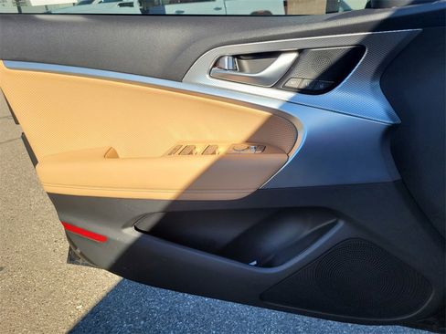 Used 2022 Genesis G70 3.3T image 30