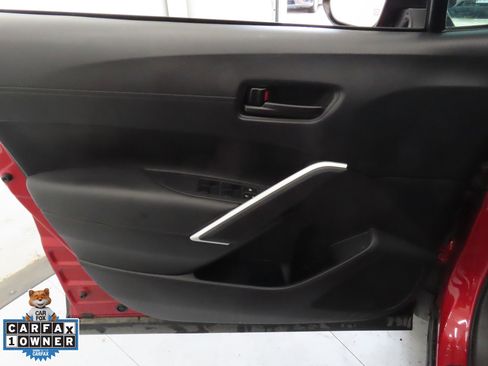 Used 2024 Toyota Corolla Cross SE image 11