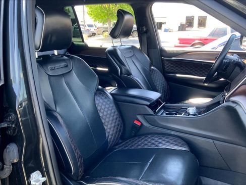 Used 2022 Jeep Grand Cherokee L Summit w/ Luxury Tech Group V image 8