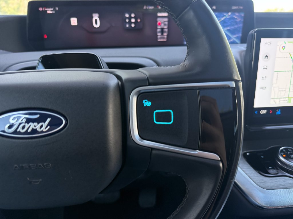 Used 2025 Ford Expedition Platinum AWD/4WD image 30