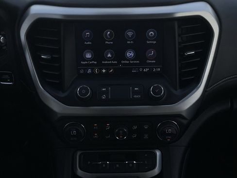 Used 2023 GMC Acadia SLE image 17