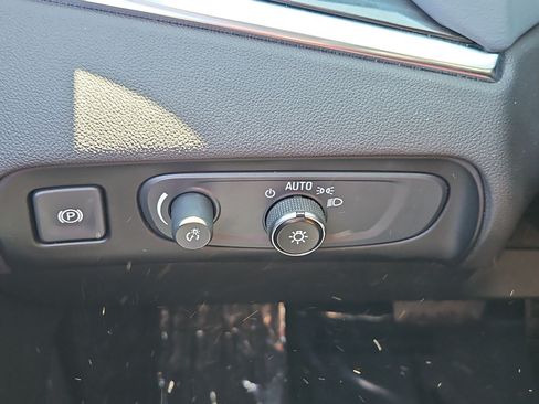 Used 2021 Buick Enclave Premium w/ Sun and Sites Package AWD/4WD image 14