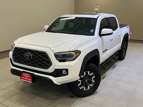 Certified 2020 Toyota Tacoma TRD Off-Road image 1