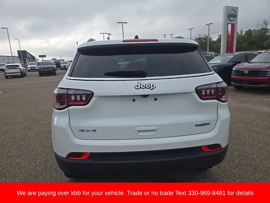Used 2025 Jeep Compass Latitude w/ Sun & Sound Group AWD/4WD image 6