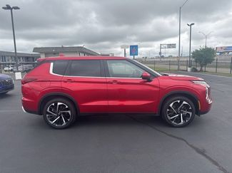 Used 2024 Mitsubishi Outlander FWD video 2