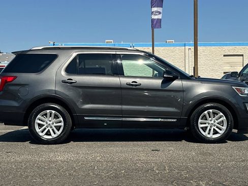 Used 2016 Ford Explorer XLT w/ Equipment Group 202A FWD image 8