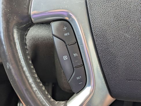 Used 2016 GMC Acadia SLE AWD/4WD image 17