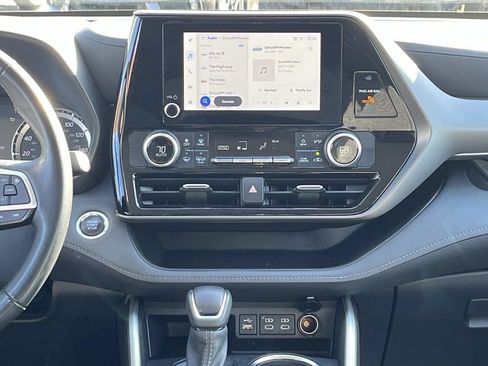 Used 2023 Toyota Highlander LE image 15