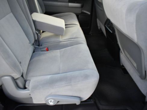 Used 2013 Toyota Sequoia SR5 AWD/4WD image 31