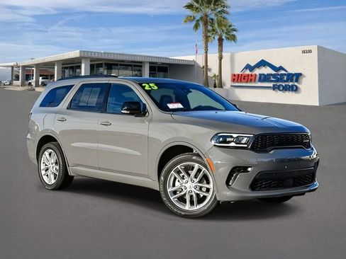 Used 2025 Dodge Durango GT image 1
