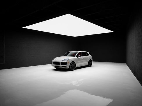 Used 2022 Porsche Cayenne GTS AWD/4WD image 90