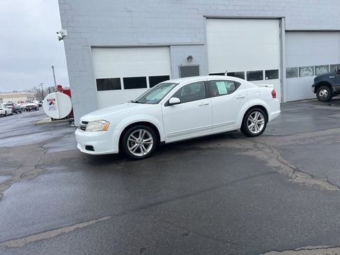 Used 2012 Dodge Avenger SXT Plus image 14