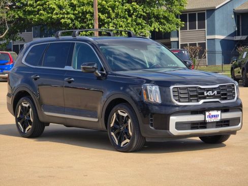 Used 2025 Kia Telluride S AWD/4WD image 3