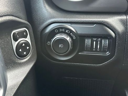 Used 2019 Jeep Wrangler Unlimited Sport S image 17