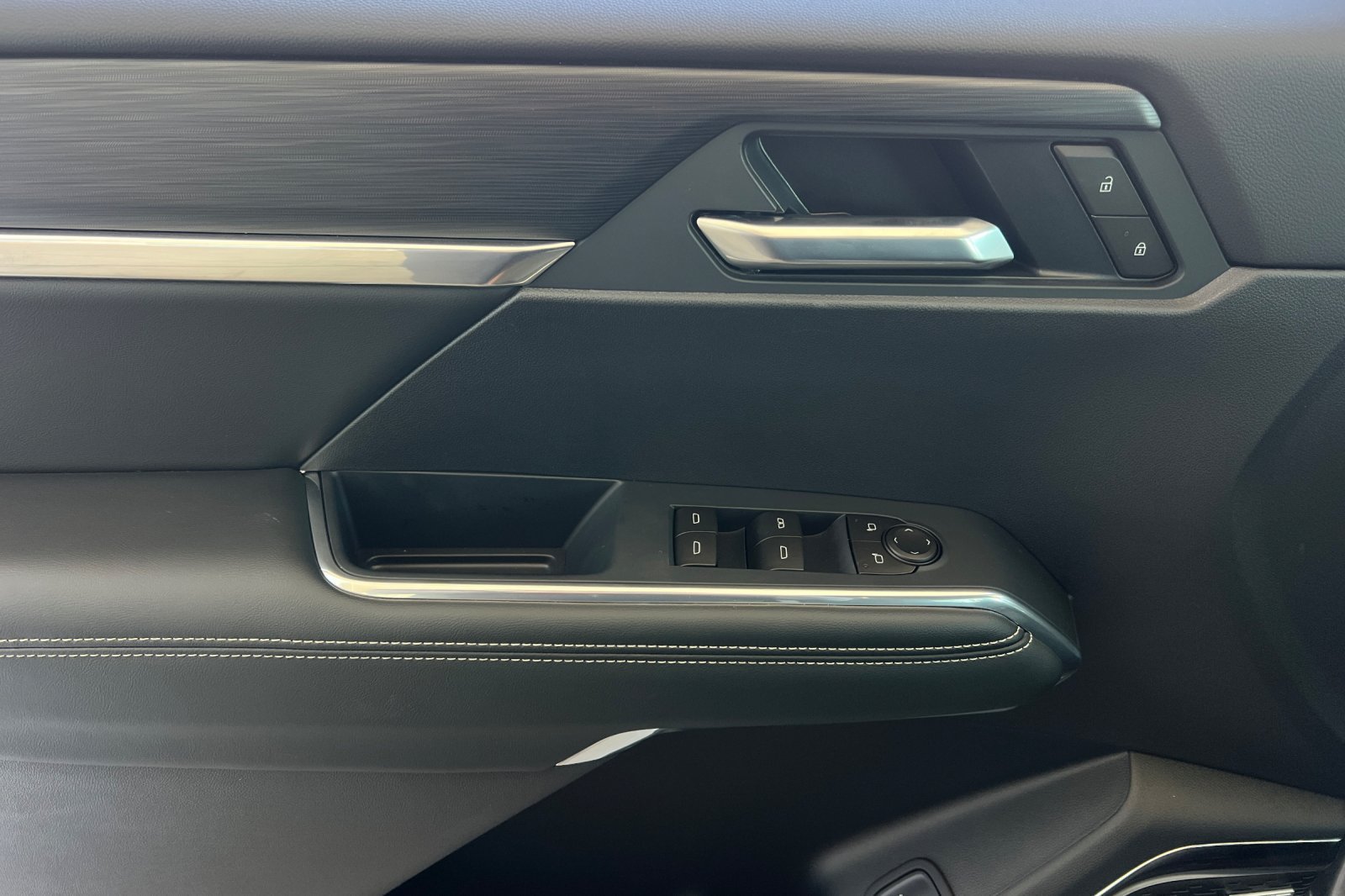 New 2026 GMC Acadia Elevation w/ Black Edition FWD image 9