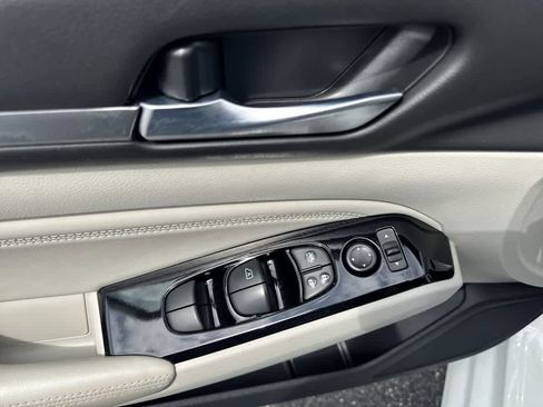 Used 2021 Nissan Altima 2.5 SV w/ SV Premium Package image 13