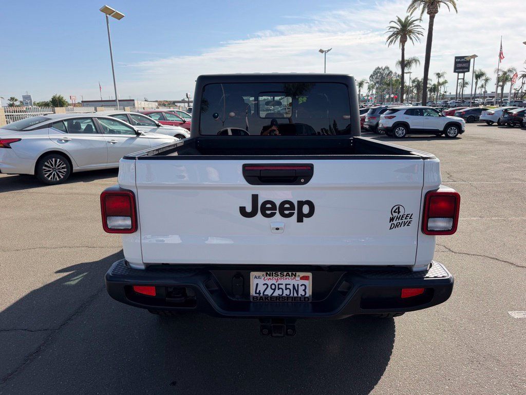 Used 2022 Jeep Gladiator Sport AWD/4WD image 5