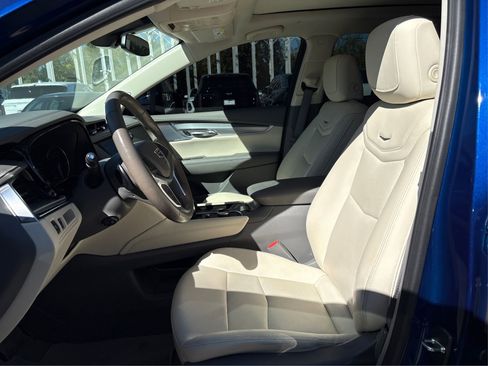 Certified 2024 Cadillac XT5 Premium Luxury image 9