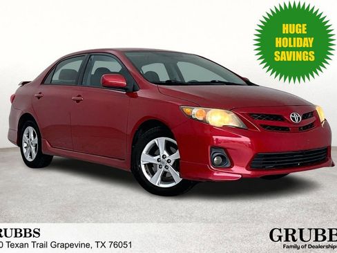 Used 2011 Toyota Corolla LE image 1