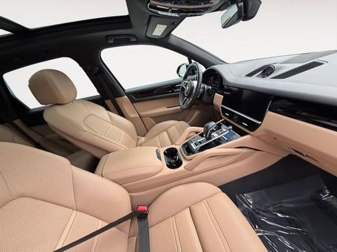 Used 2023 Porsche Cayenne image 14