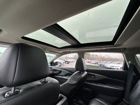Used 2019 Nissan Murano S image 38