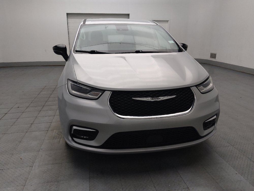 Used 2024 Chrysler Pacifica Touring-L FWD image 14