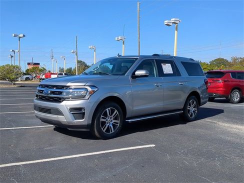Used 2023 Ford Expedition Max Limited image 2