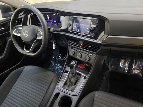 Used 2024 Volkswagen Jetta S image 10